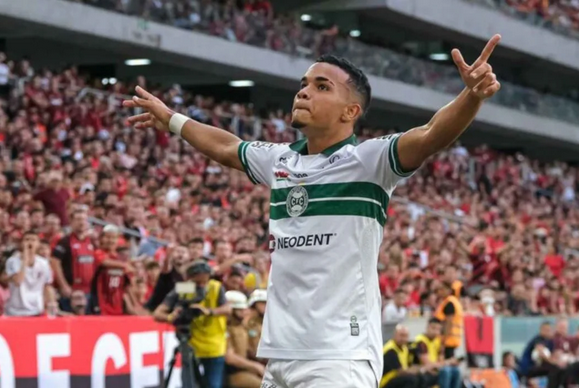 الهلال يتعاقد مع البرازيلي