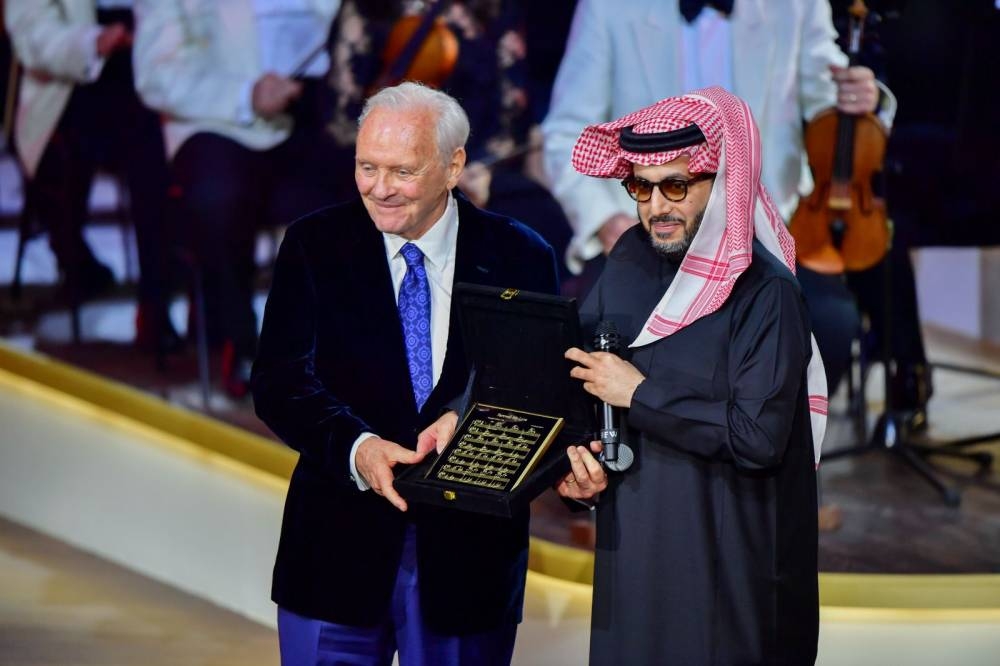الموسيقار العالمي أنتوني هوبكنز