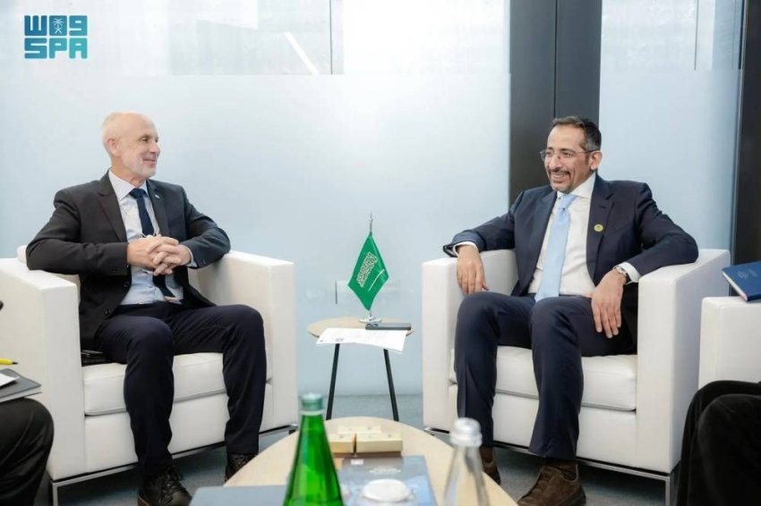 الخريّف يناقش الفرص