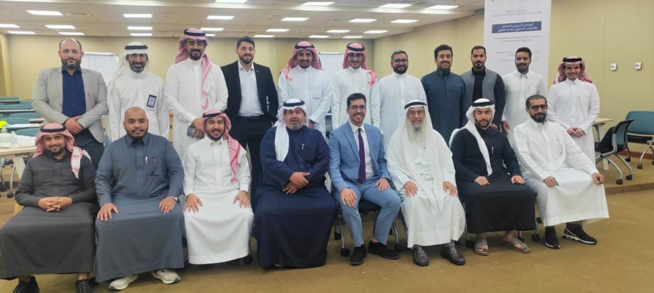 20 مهندساً ينهون تدريبهم في دورة