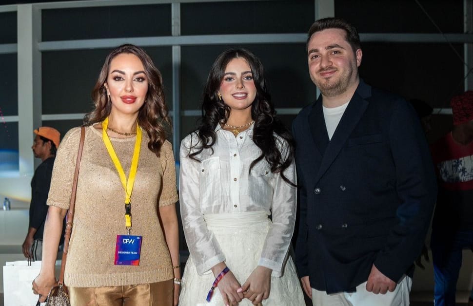 نجوم الفن والإعلام