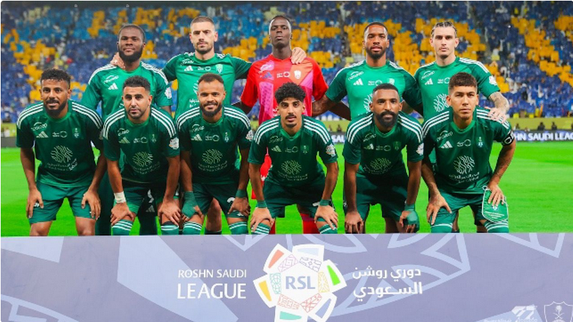 طاقم تحكيم إماراتي