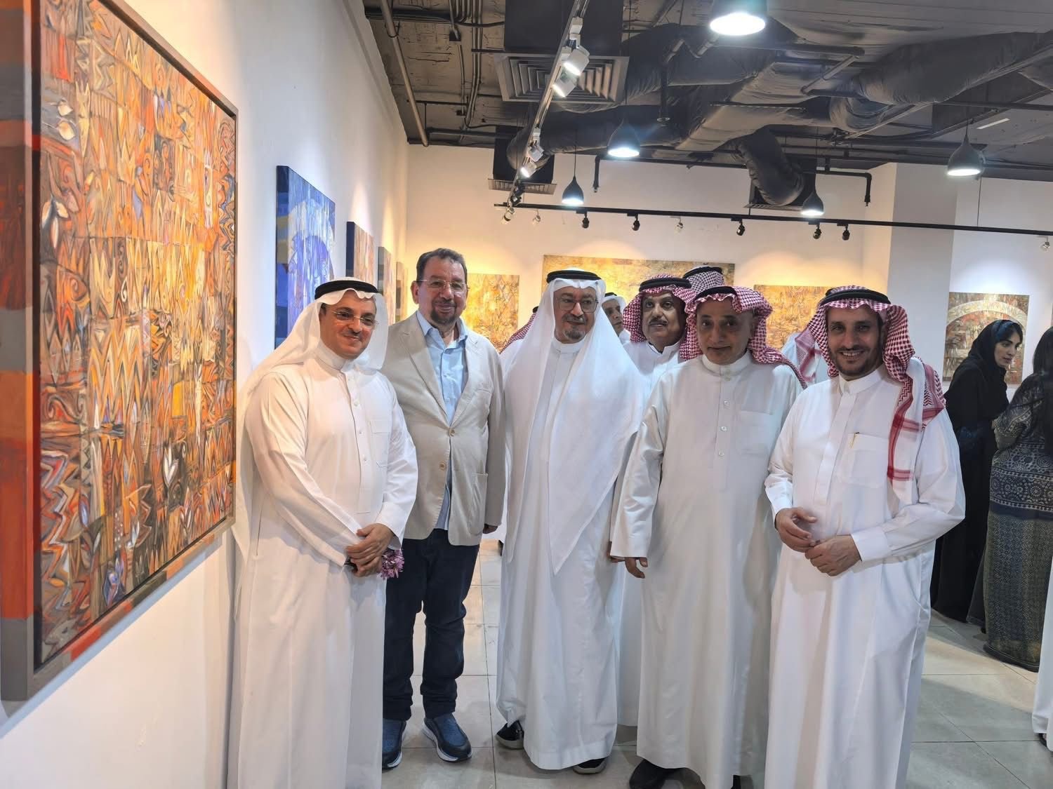 خالد النهدي يدشن المعرض (٢١) للفنان التشكيلي فهد خليف