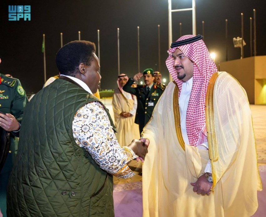 نائبة رئيس أوغندا تصل الرياض وفي مقدمة مستقبليها نائب أمير المنطقة