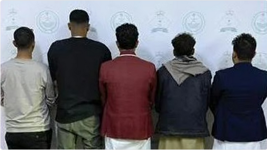 "الجوازات" تضبط محاولتي تهريب عبر منفذ الوديعة لمقيمَين يمنيين نقلا 3 مخالفين داخل مركبتهما