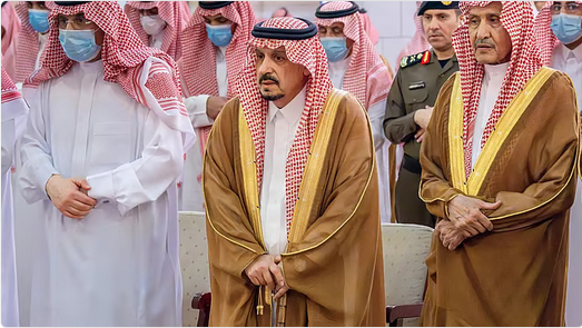 أمير الرياض يؤدي صلاة الميت على الأميرة هيفاء بنت تركي بن محمد بن سعود الكبير آل سعود