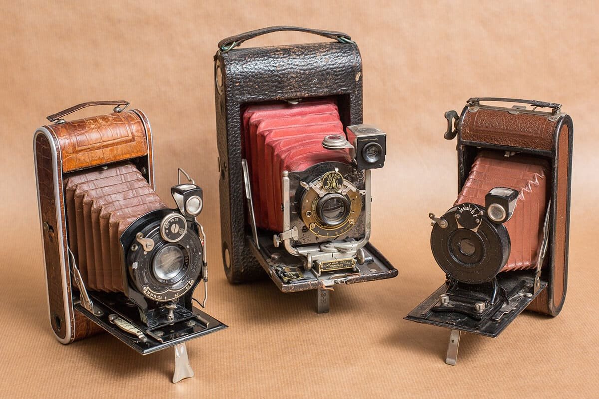 المناطق 1, A Look at Vintage Cameras A Look at Vintage Cameras