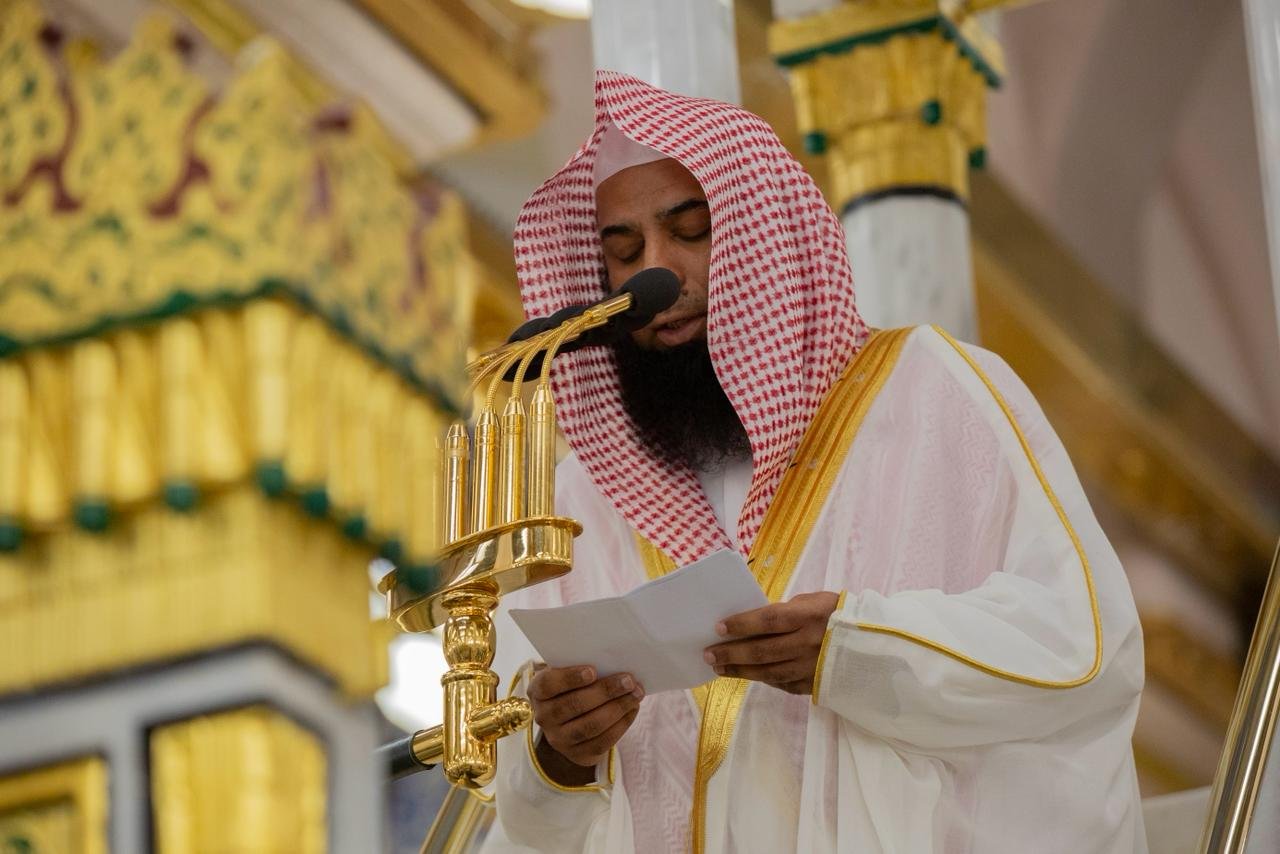 خطيب المسجد النبوي الشيخ صلاح البدير: سارعوا إلى التوبة فرحمة الله واسعة واستعدوا للآخرة بالعمل الصالح.