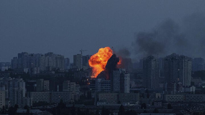 سقوط قتيل وجرحى في هجوم روسي بالمسيرات على كييف