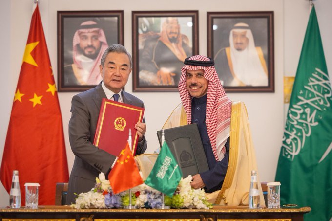 وزير الخارجية ونظيره الصيني يعقدان الاجتماع الخامس للجنة السياسية بين البلدين