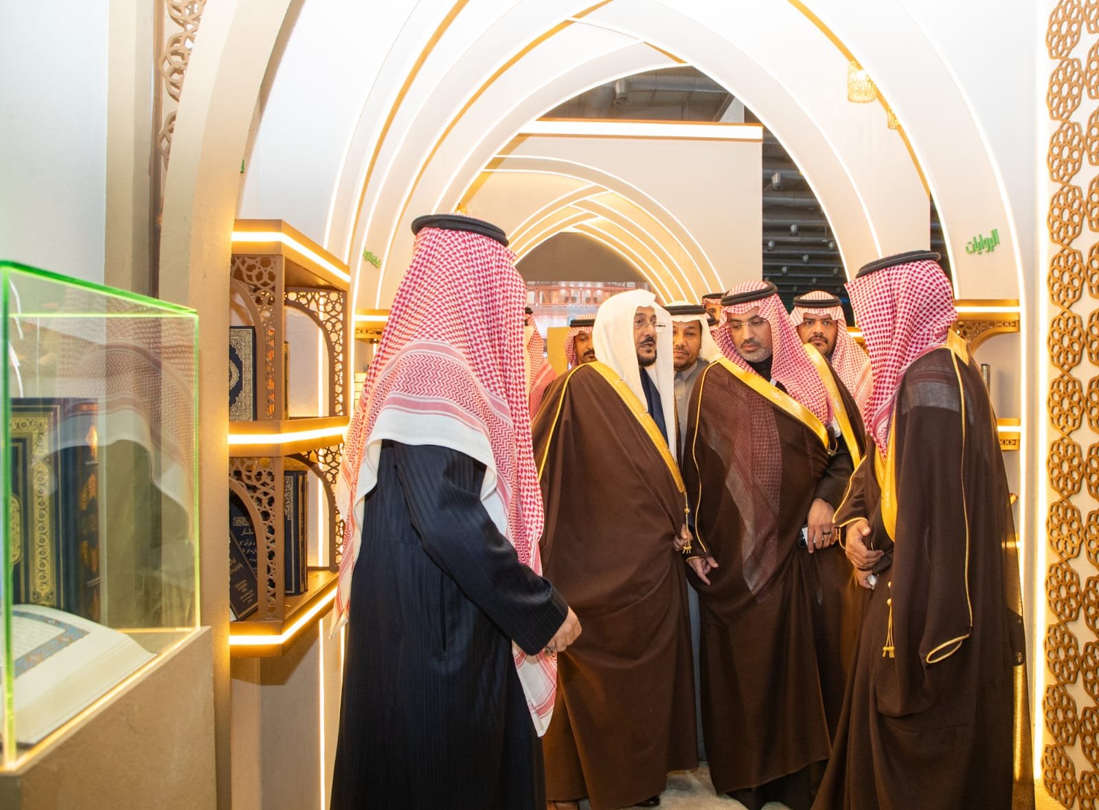 وزير الشؤون الإسلامية يفتتح جناح الوزارة في معرض صُنع في السعودية