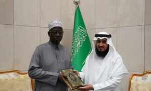 مجمع الملك فهد لطباعة المصحف الشريف يستقبل رئيس المجلس الأعلى لمسلمي كينيا