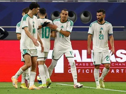 الجزائر تفوز على البحرين و تقترب من التأهل بكأس العرب