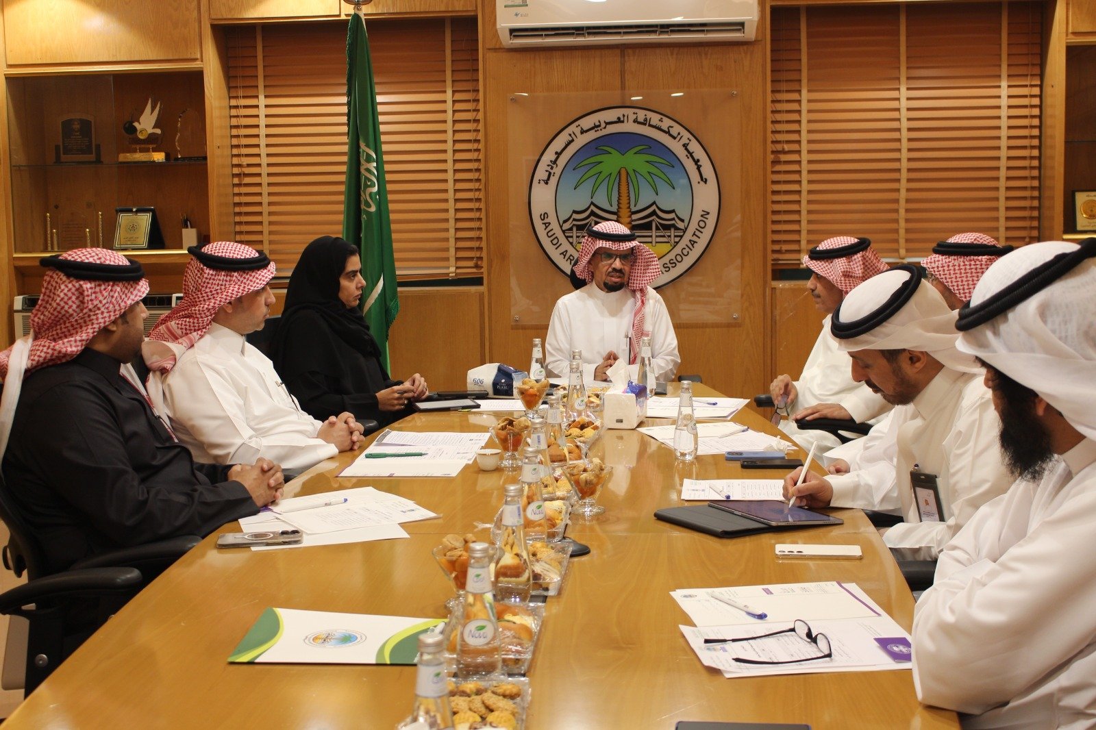 المكتب التنفيذي لجمعية الكشافة "السعودية" يعقد اجتماعه الرابع بالرياض ويستعرض تحديثات الأنظمة والاستراتيجية المستقبلية.