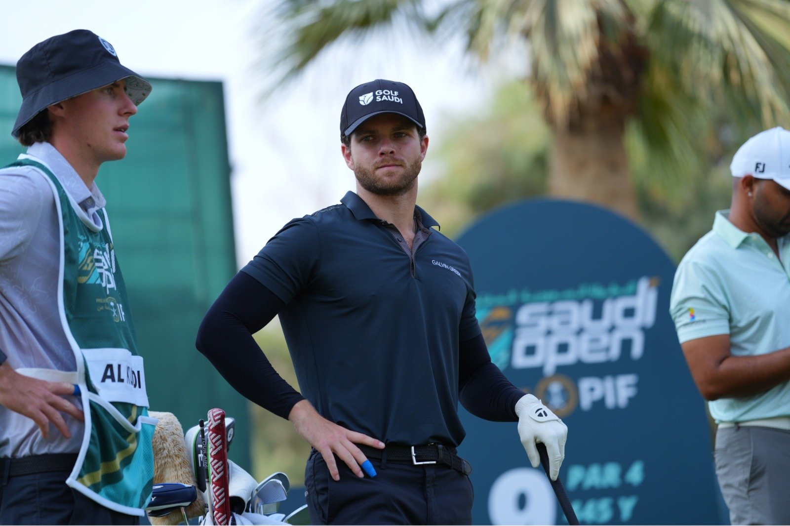 تومسون يتصدر بطولة السعودية المفتوحة المقدمة من صندوق الاستثمارات.. وتأهل عربي بقيادة الكردي وبريسنو