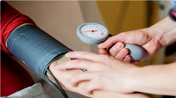 تقرير طبي يكشف: مفاتيح غذائية لرفع الضغط وتحسين جودة حياة مرضى انخفاض الدورة الدموية