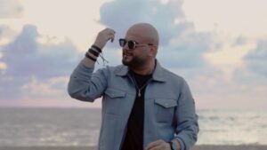 المطرب أمين سلطان يغني "رح حنن قلبي" بعمق وجداني