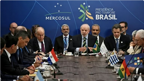 تحذير برازيلي من "كارثة إنسانية" تهدد القارة حال تدخل أمريكا عسكريًا في فنزويلا