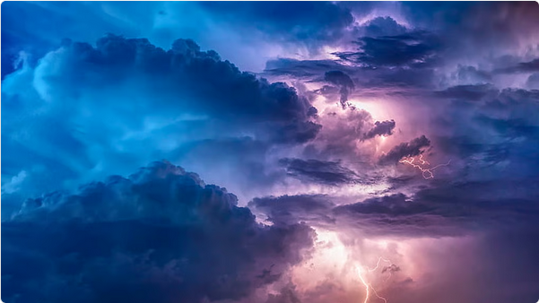 "الأرصاد": إنذار أحمر بهطول أمطار غزيرة ورياح شديدة على محافظة الجموم