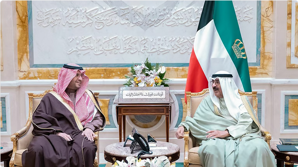 أمير دولة الكويت يستقبل سمو الأمير تركي بن محمد بن فهد