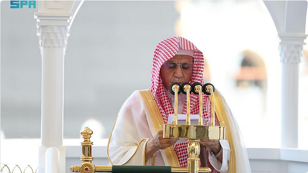 خطيب المسجد الحرام: تقوى الله وحسن الظن به أساس الطمأنينة.
