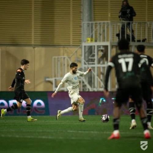 بصمة 'هاتريك' جونيور تقود الشباب لاكتساح الحزم برباعية نظيفة في ليلة الهروب من مناطق الخطر