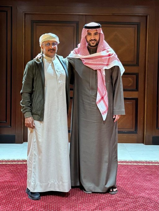 طارق صالح يبحث مستجدات الأزمة اليمنية مع وزير الدفاع السعودي في لقاء "أخوي" بالرياض