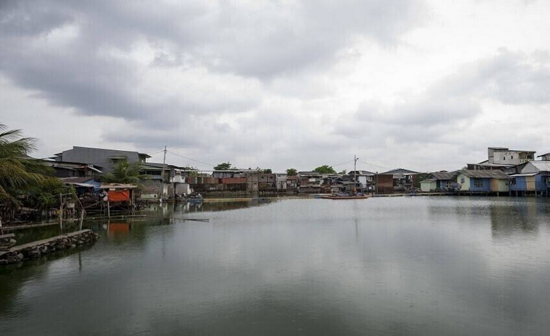 انهيار أرضي في جاوة الغربية يخلف 7 قتلى وعشرات المفقودين