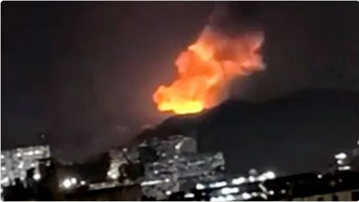 انفجارات قوية تهز عاصمة فنزويلا وانقطاع التيار الكهربائي عن المنطقة الجنوبية من المدينة