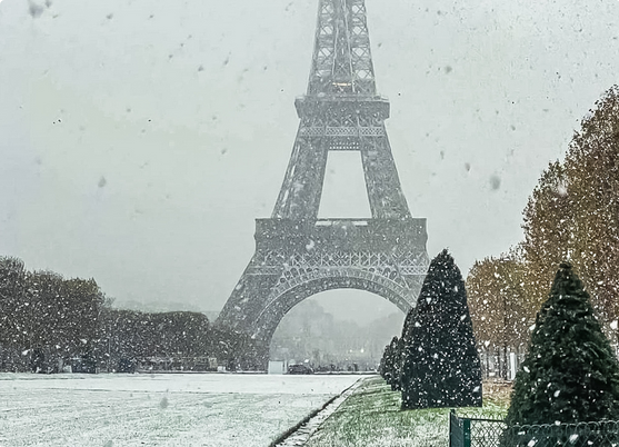 ثلوج باريس تشل حركة النقل.. ازدحامات قياسية وإلغاء 15% من الرحلات الجوية