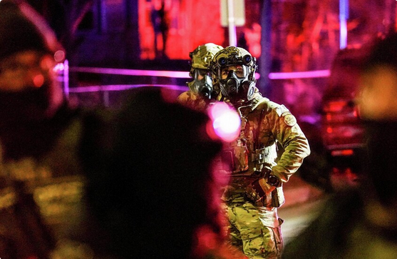 تصعيد ضد "ICE".. اعتقالات في سان دييغو بعد اقتحام مكتب العمدة واحتجاجات دامية في مينيابوليس