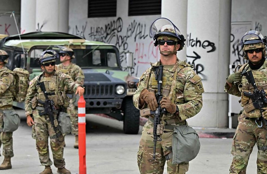 تراجع اضطراري أم تكتيك أمني؟ ترمب يعلن سحب الحرس الوطني من ثلاث مدن كبرى ويحذر من "عودة أقوى"