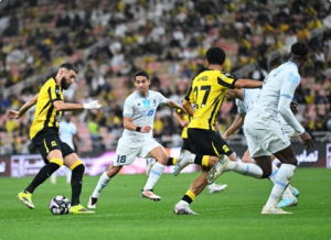 بصمة "عوار" وقذيفة "كانتي".. الاتحاد يتجاوز عقبة الأخدود ويقتحم حاجز الـ 30 نقطة في دوري روشن