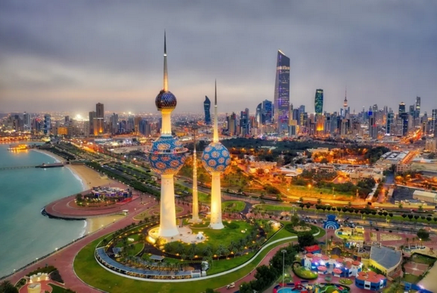 الكويت تسحب الجنسية من 65 شخصاً وتوابعهم