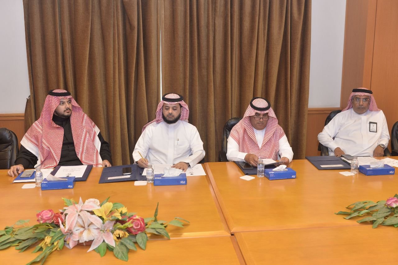 محافظ القطيف يترأس اجتماع اللجنة الفرعية للسلامة المرورية بالمحافظة