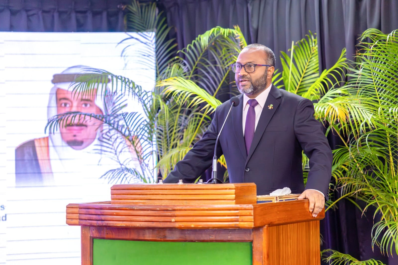 وزير الشؤون الإسلامية بالمالديف: مبادرات خادم الحرمين تجسّد عمق الأخوّة الإسلامية وتعزّز قيم التكافل بين الشعوب