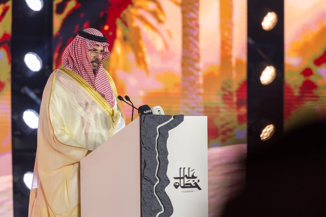 بحضور تركي آل الشيخ وعدد من أصحاب المعالي.. أمير منطقة المدينة المنورة يدشّن مشروع "على خطاه"