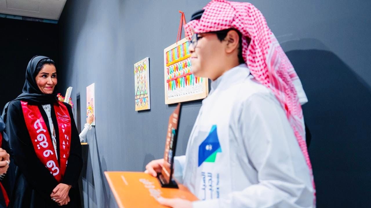 الأميرة عبير بنت فيصل بن تركي تدشّن معرض «حرفة وفن» وتطّلع على إبداعات الطلبة الفنية والحِرفية