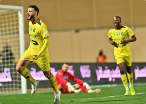 بصمة "السومة" القاتلة تمنح الحزم ريمونتادا مثيرة أمام الأخدود في دوري روشن