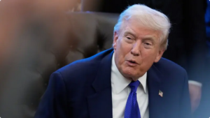 ترامب يحذر إيران من عواقب عدم إبرام اتفاق نووي