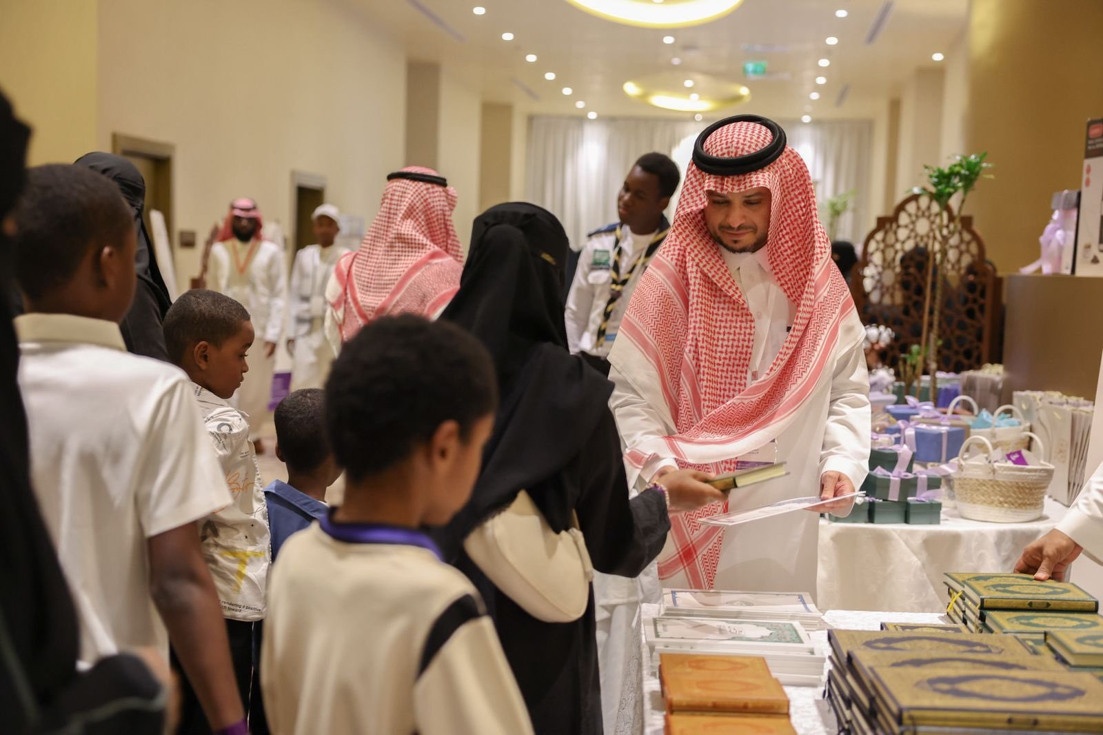 وزارة الشؤون الإسلامية تشارك بركن تعريفي في مبادرة «ما مثلك وطن» بمكة المكرمة