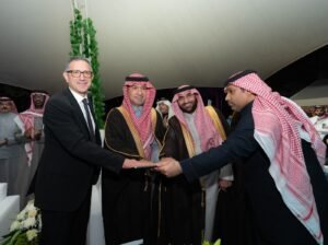 وزير البلديات والإسكان يدشن مبادرة مجموعة روشن للترميم النسخة الثالثة ويبارك توقيع عدد من الاتفاقيات التخصصية