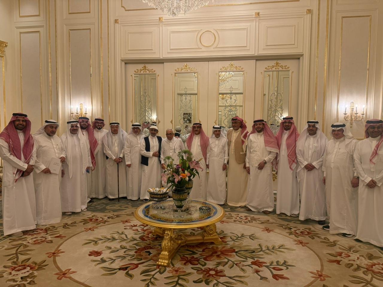 (في حضرة الوفاء… عيدٌ يجمع القلوب في دار أحمد فتيحي أوفياء الثقة )