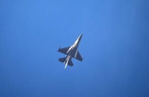 هبوط اضطراري لمقاتلة أمريكية F-16