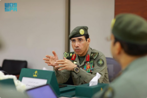 مدير عام الجوازات يرأس اجتماع اللجنة العليا لدعم التحول الرقمي وتعزيز الامتثال