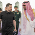 رئيس أوكرانيا يغادر جدة ونائب أمير مكة في مقدمة مودعيه