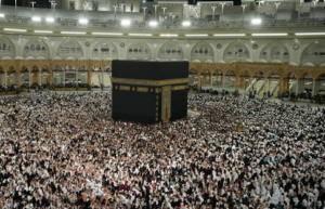 صحن المطاف قلب المسجد الحرام النابض يجمع بين عمق الشعيرة وروح التطوير السعودي