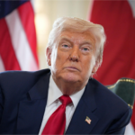 ترامب يلوّح بالسيطرة على «خارك» ويكشف تطورات المفاوضات مع إيران