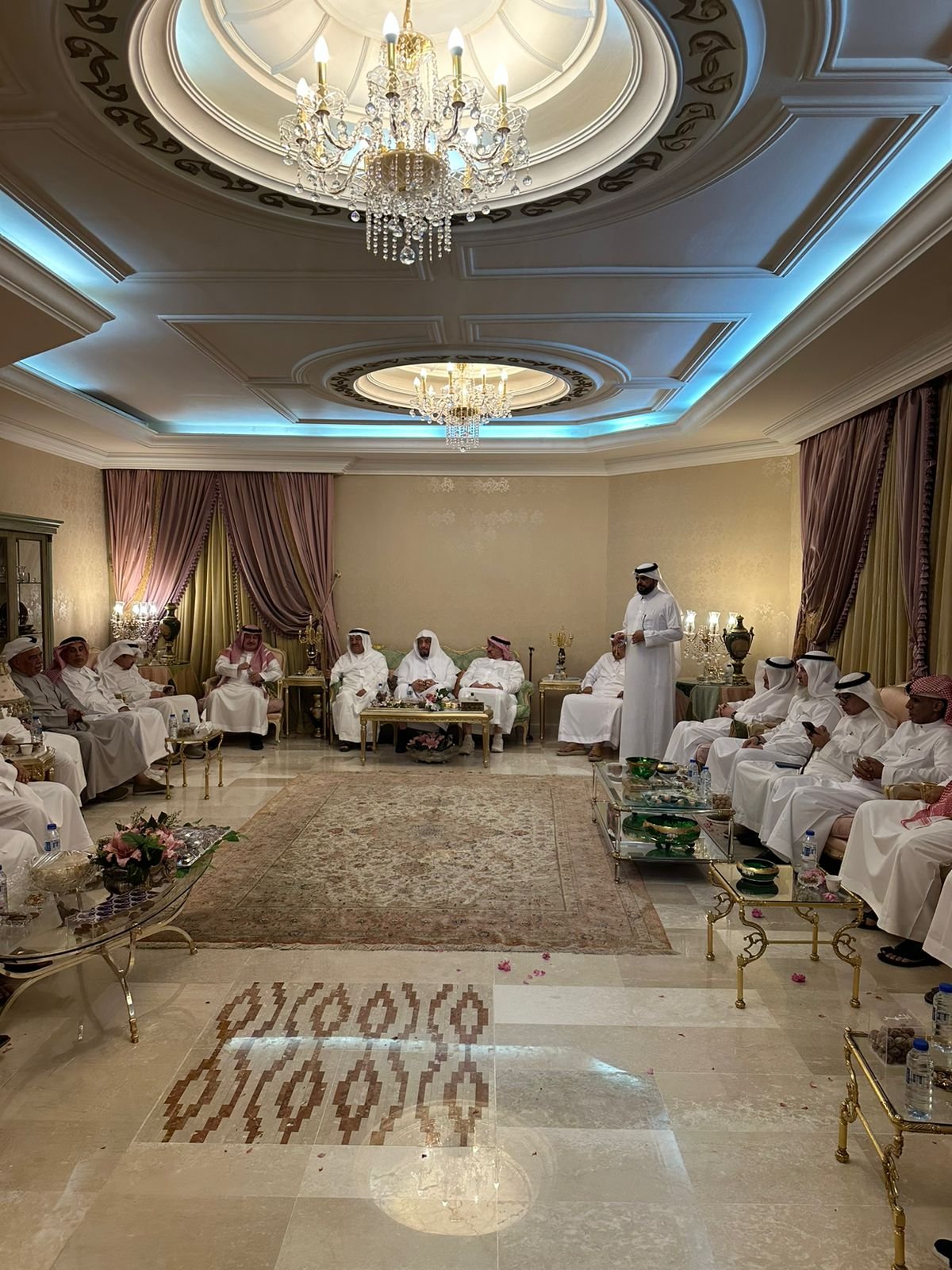 معايدة عبدالحميد خوجه تجمع المحبين والمهنيئن بعيد الفطر السعيد