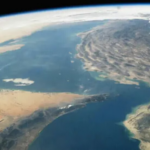 إيران تعلّق حركة ناقلات النفط والسفن عبر مضيق هرمز بعد الهجمات الإسرائيلية على لبنان